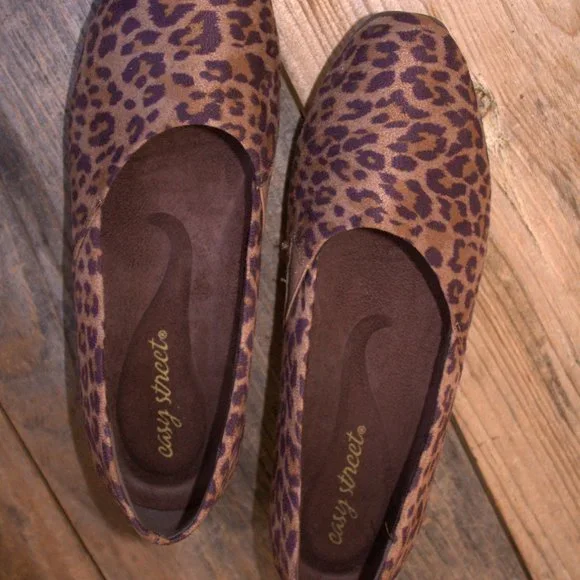 Easy Street Peace Leopard Super Suede NIB 7, 7.5, 8, 9 / Mediums and Narrows - Picture 3 of 14